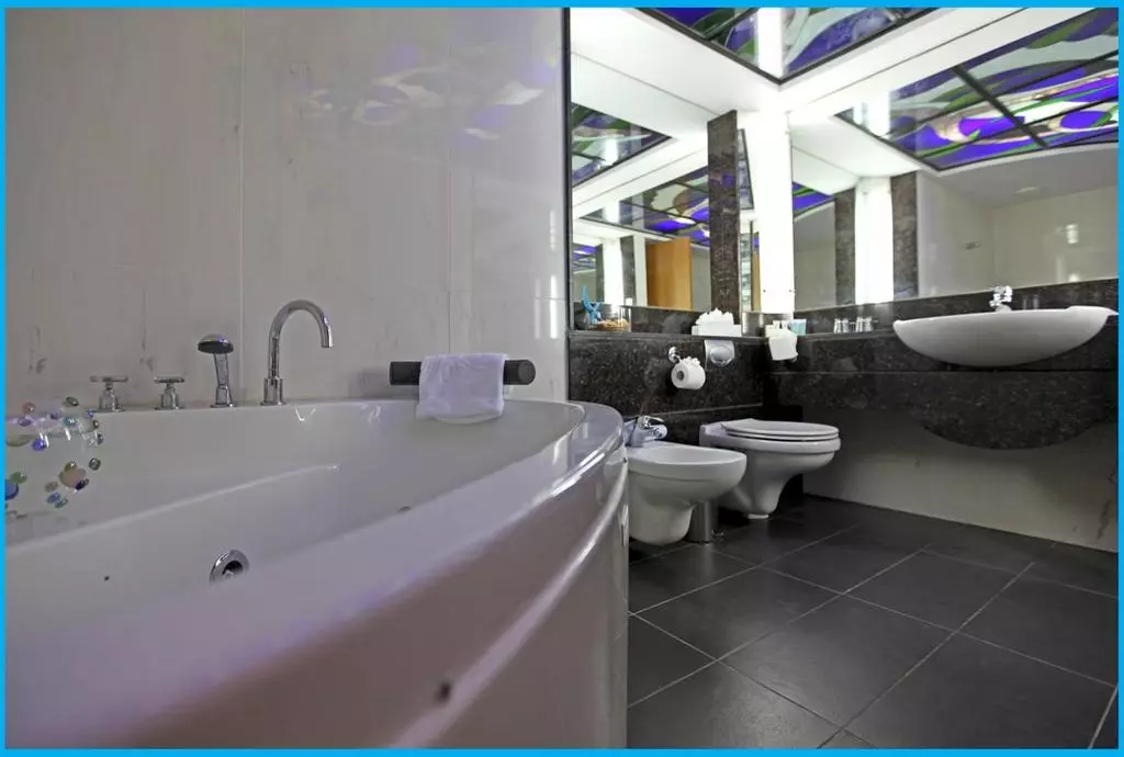 poseidonia beach limassol_shabavizparvaz_12.jpg